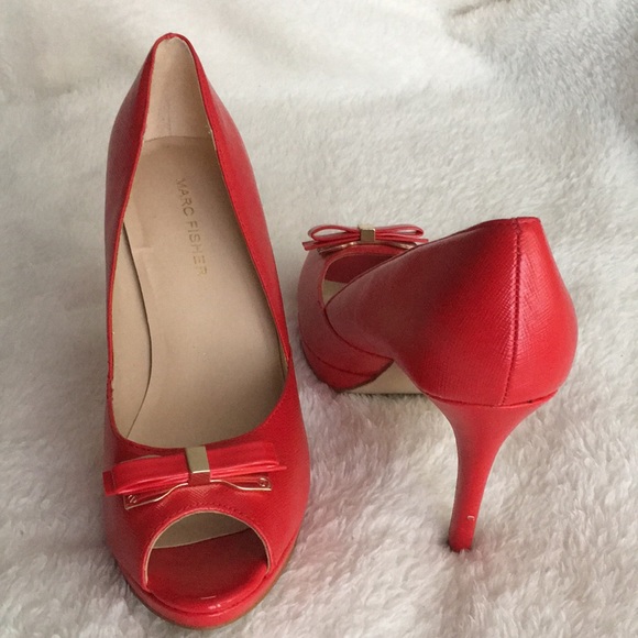 Shoes - Picture 3 of 4